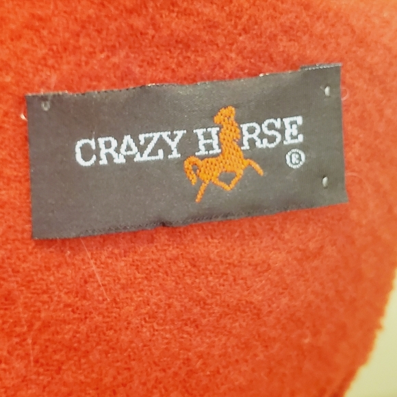 CRAZY HORSE women's red Fringed Scarf - Picture 3 of 6